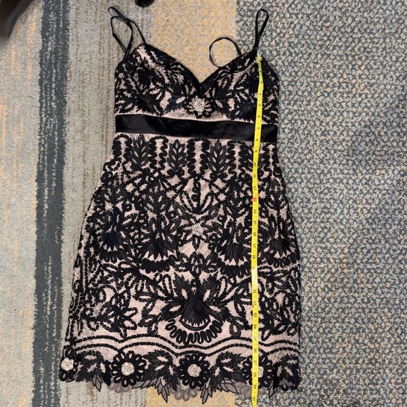 Sue Wong Little Black Dress/ Embroidery/ Size-6 EUC - Picture 9 of 11